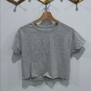 Lululemon Cates grey cropped tee